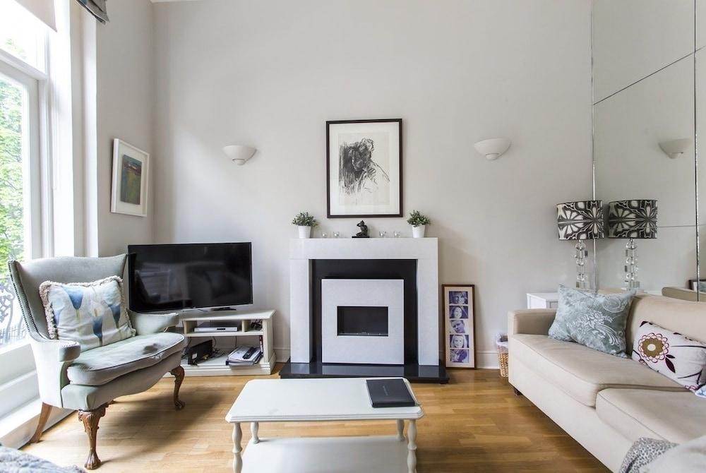 Notting Hill Retreat - Tap to explore photos