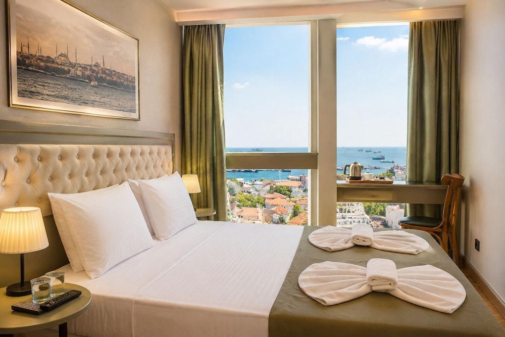 Mayer Hotel Istanbul Room Type - STANDARD TRIPLE ROOM WITH SEA VIEW Mayer Hotel Istanbul Room Type - STANDARD TRIPLE ROOM WITH SEA VIEW