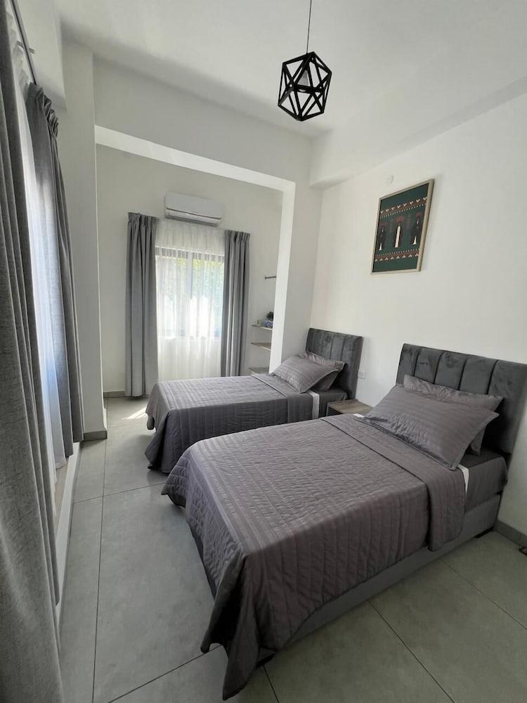 Jordan Tower Hotel Room Type - Twin Room with Ensuite