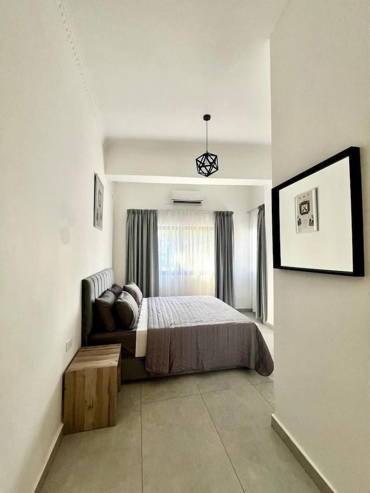 Jordan Tower Hotel Room Type - Deluxe Double Room, 1 Bedroom