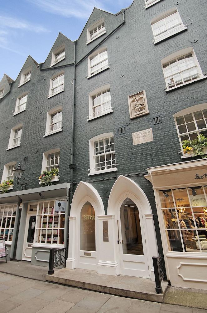 Superior St Christophers Place