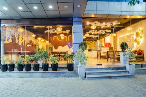 Drishya Hotel - Tap to explore photos