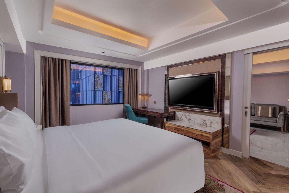 Aira Bangkok Sukhumvit 11 by Kingston Hotels Room Type - Premier Suite Club Lounge Access