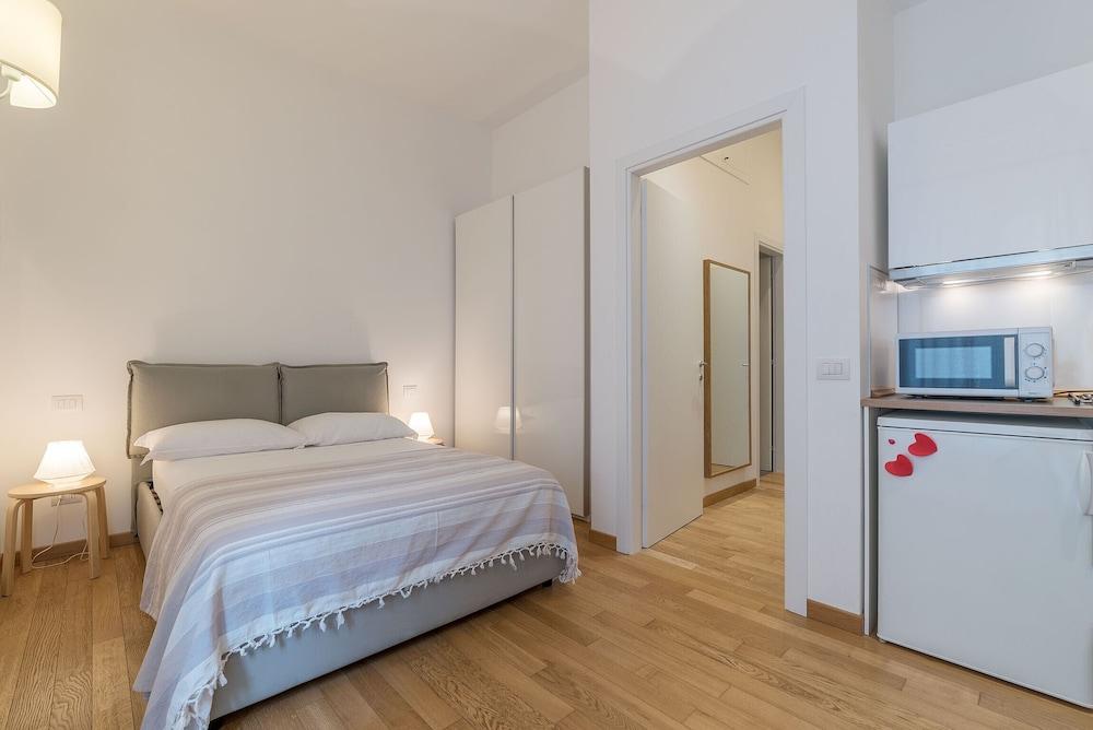 Santa Maria Maggiore Exclusive Apartment - Tap to explore photos