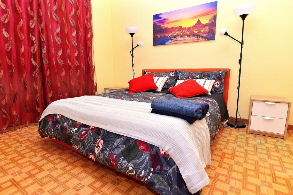 Tiberius Suite Roma Room Type - Double Room, Balcony, City View (2)