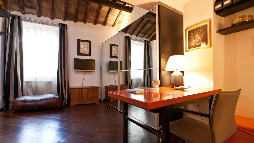 Rental in Rome Loft Cappellari - Tap to explore photos