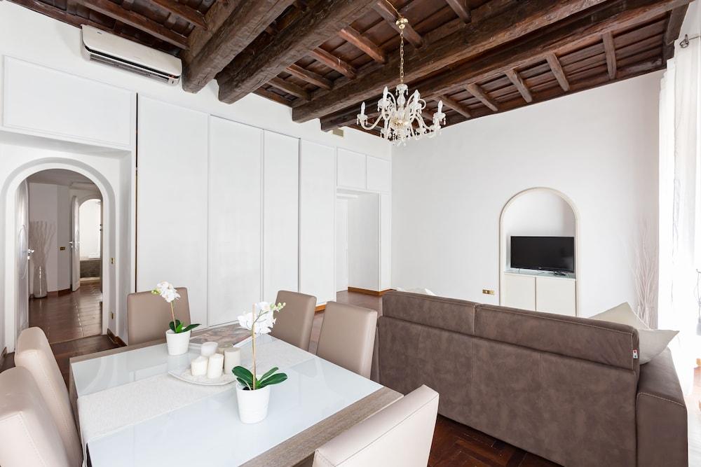 A World Apart - Trevi Apartments - Tap to explore photos