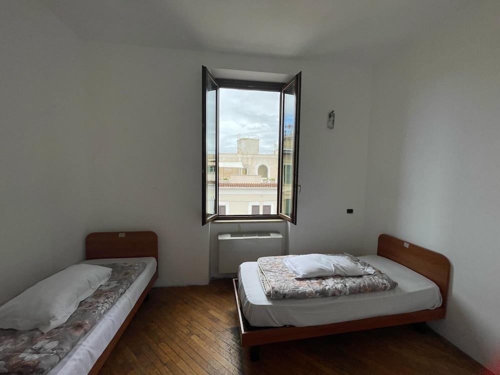 Villa Luzzatti Hostel Room Type - Exclusive Shared Dormitory