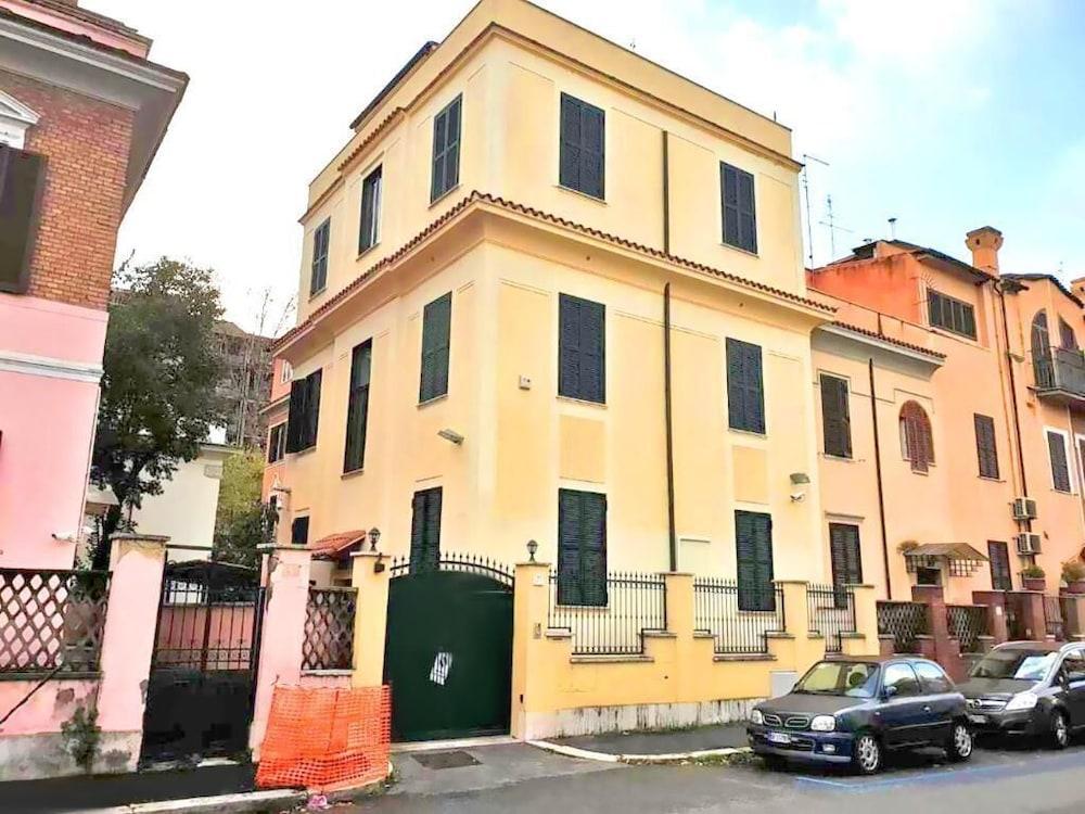 Villa Luzzatti Hostel - Tap to explore photos