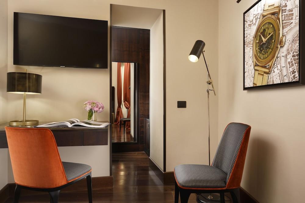 Hotel L'Orologio Roma - Tap to explore photos