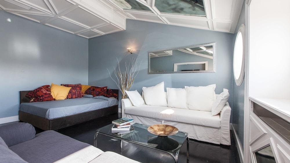 Rental in Rome Flaminio View Suite - Tap to explore photos