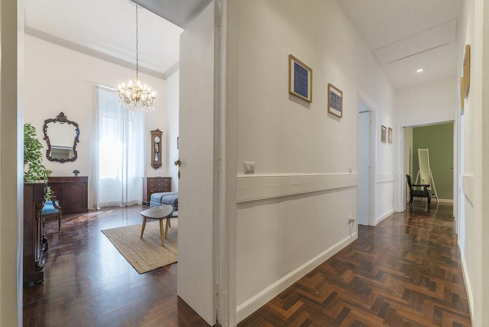 Musei Vaticani Stylish Apartment - Tap to explore photos