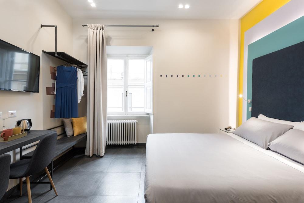 Circle In The Square Room Type - Superior Double or Twin Room
