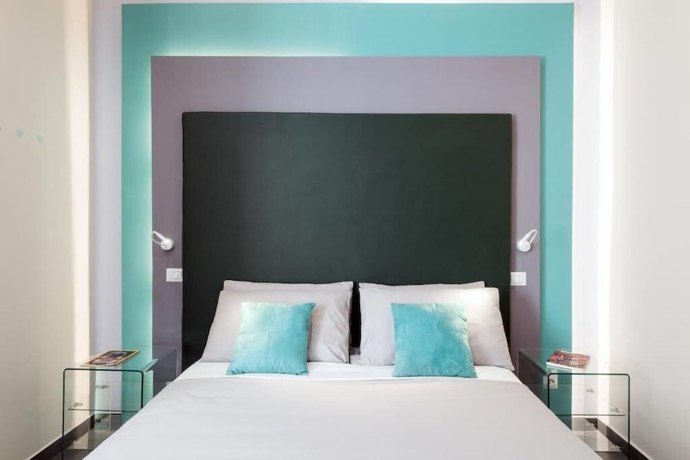 Circle In The Square Room Type - Deluxe Double or Twin Room