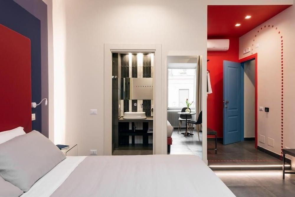 Circle In The Square Room Type - Junior Double or Twin Room