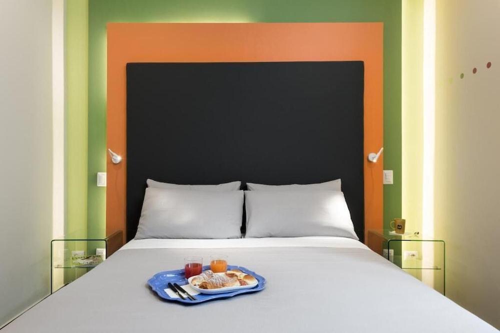 Circle In The Square Room Type - Superior Double or Twin Room