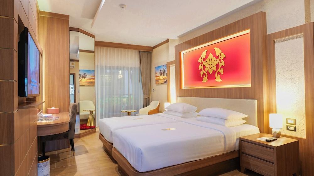 Quality Beach Resorts and Spa Patong Room Type - Deluxe Balcony Twin Garden View