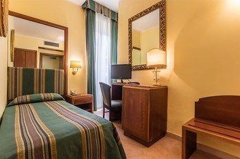 Raeli Hotel Noto - Tap to explore photos