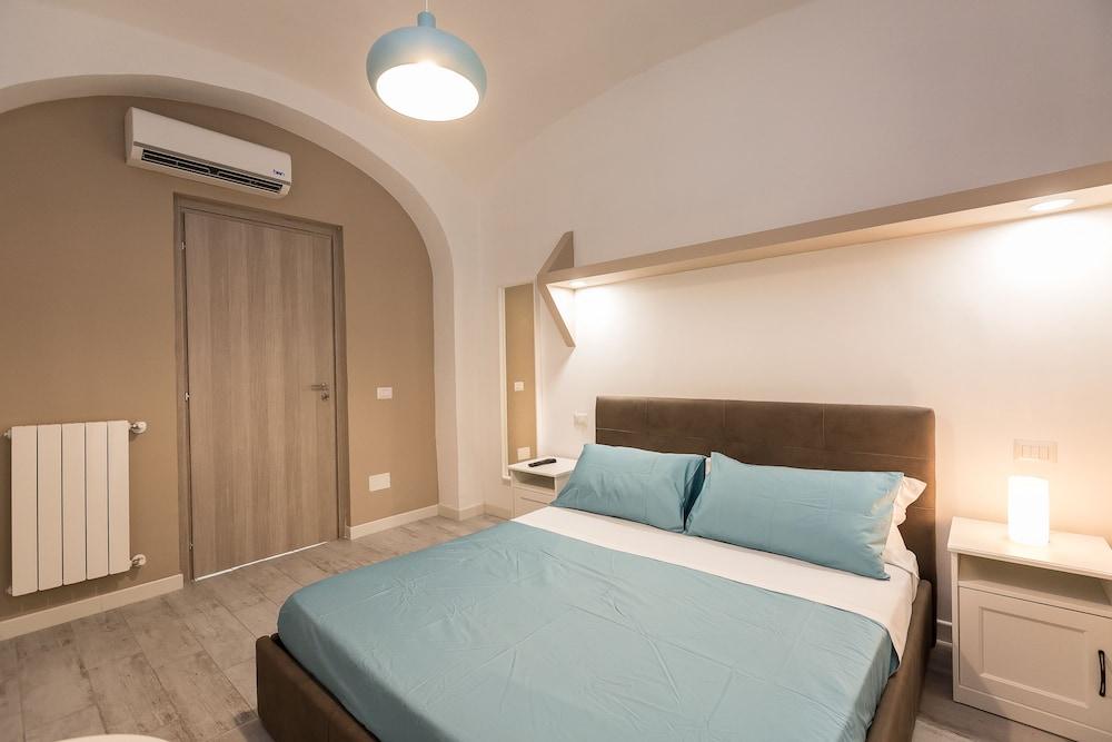 San Peter Angels Two Room Type - Classic Double Room (Private External Bathroom)