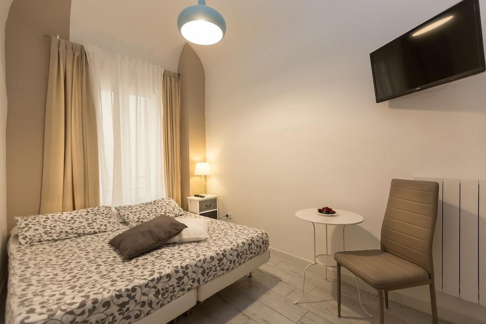 San Peter Angels Two Room Type - Double or Twin Room (Private External Bathroom)