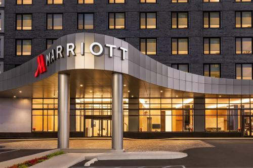 Marriott New York JFK Airport - Tap to explore photos