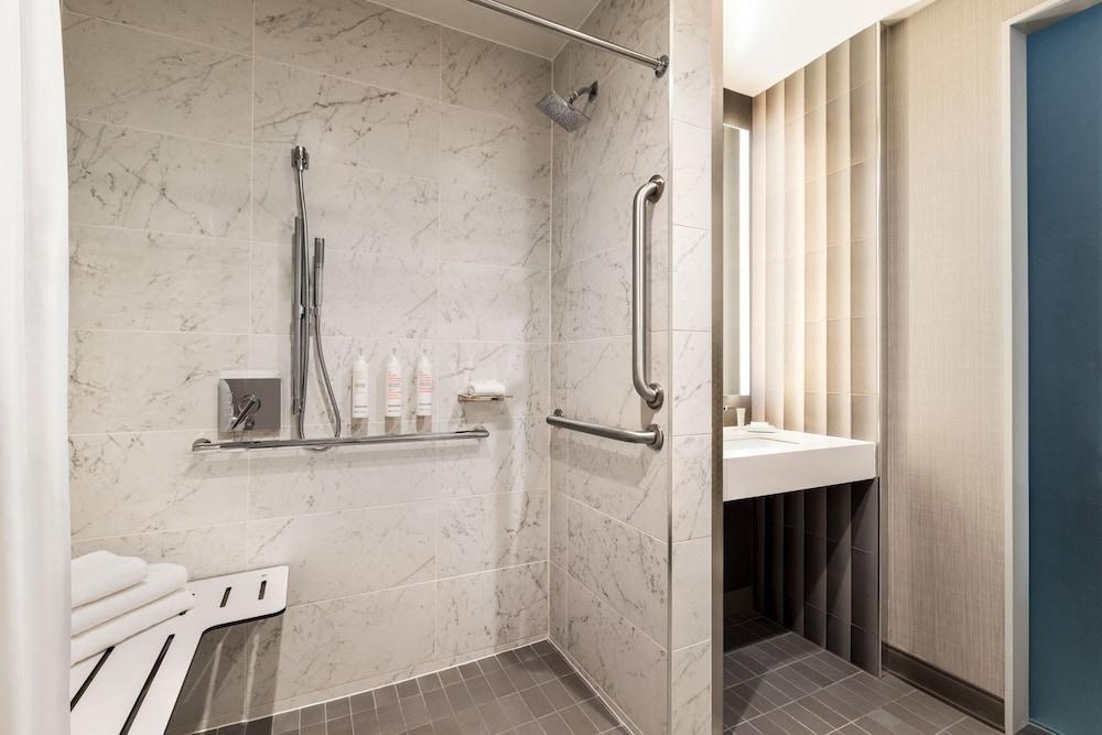 Marriott New York JFK Airport - Tap to explore photos