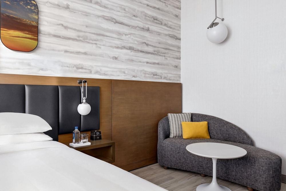 Marriott New York JFK Airport - Tap to explore photos