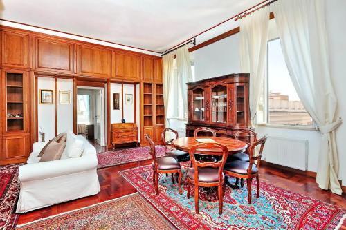 Pantheon Family Romantic Suite Room Type - Deluxe Apartment Pantheon Family Romantic Suite Room Type - Deluxe Apartment