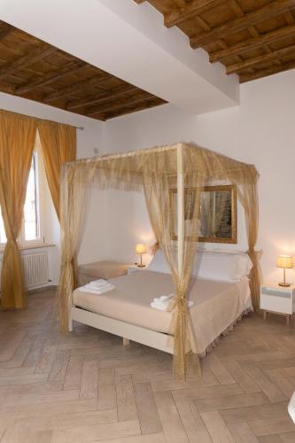 Le Boutique Luxury Rooms - Tap to explore photos