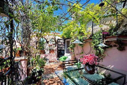 Spectacular Luxury Flat in Trastevere - Tap to explore photos
