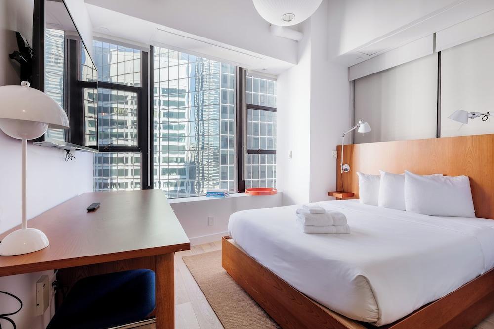 Placemakr Wall Street Room Type - Studio Sky