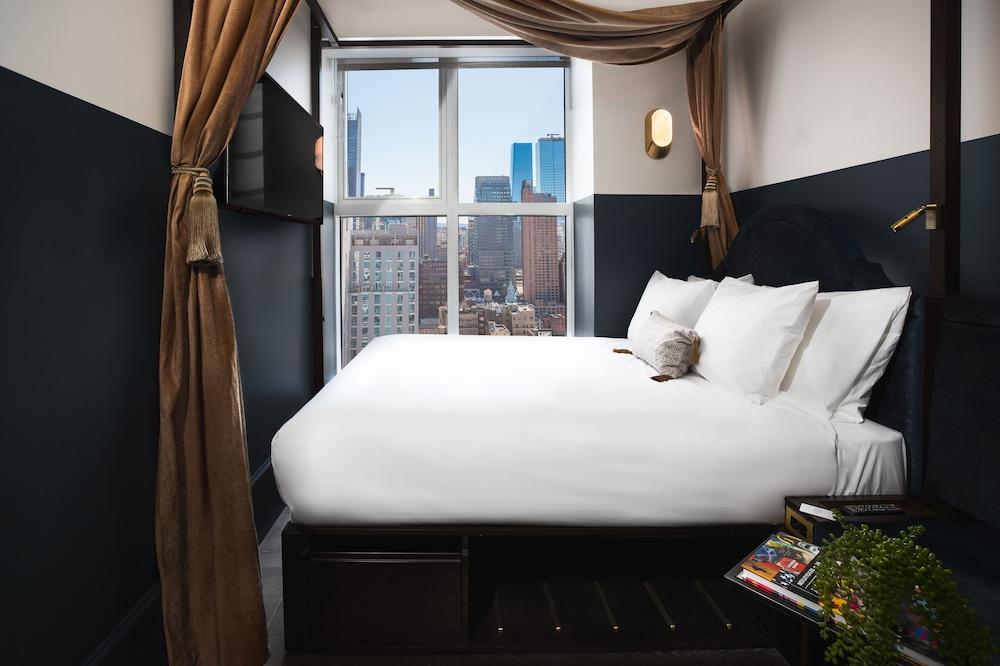 CIVILIAN Hotel Room Type - Cozy Queen