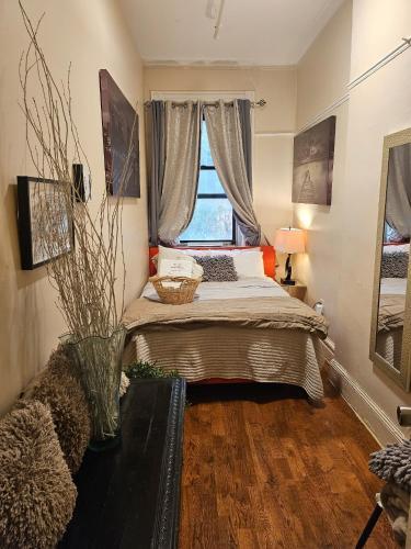 Harlem Brownstone - Tap to explore photos