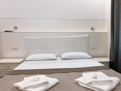 Golden Nice Room Type - Deluxe Double Room