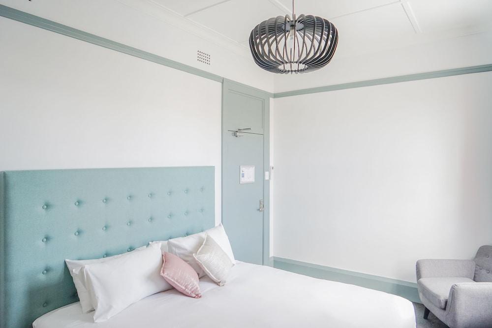 Oasis on Beamish Hotel Room Type - King Room, Shared Bathroom