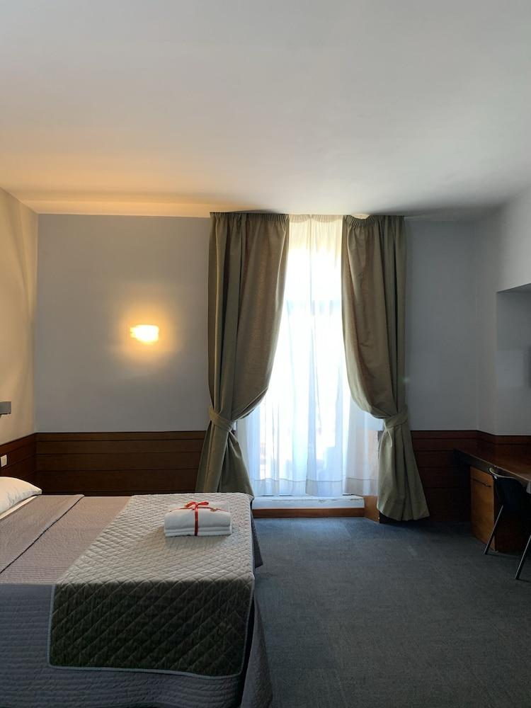 Romalive Hotel - Tap to explore photos