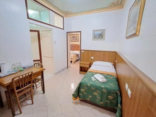 NAHID ACCOMMODATION Room Type - Quadruple Room NAHID ACCOMMODATION Room Type - Quadruple Room