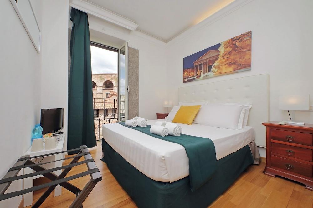 Romulus Rooms - Tap to explore photos