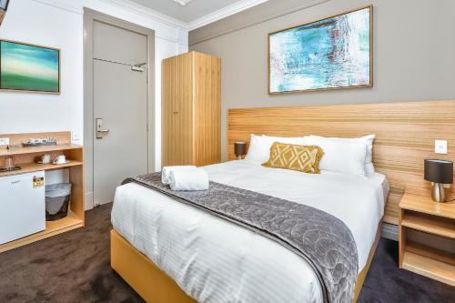 Meridian Hotel Hurstville Room Type - Queen Room