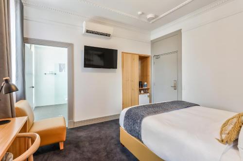 Meridian Hotel Hurstville Room Type - Queen Room with Balcony