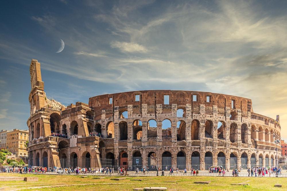 Colosseum Luxury Guesthouse - Tap to explore photos