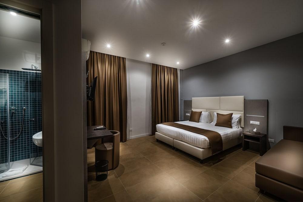 Trinità Grand Suite Room Type - Deluxe Triple Room