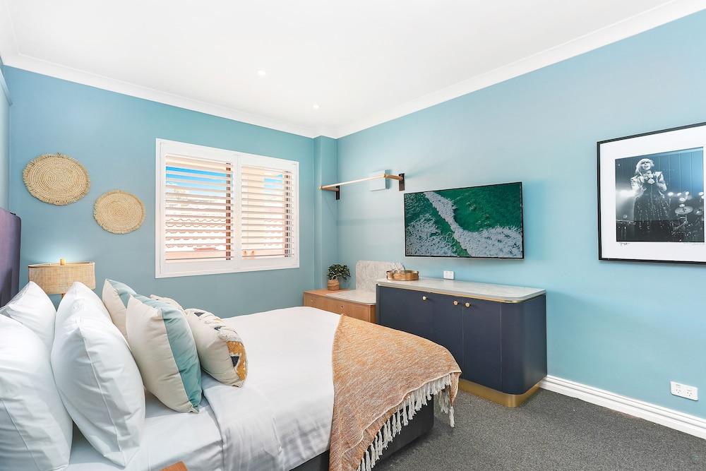 Coogee Bay Hotel Room Type - Bay Mini, 1 Queen Bed