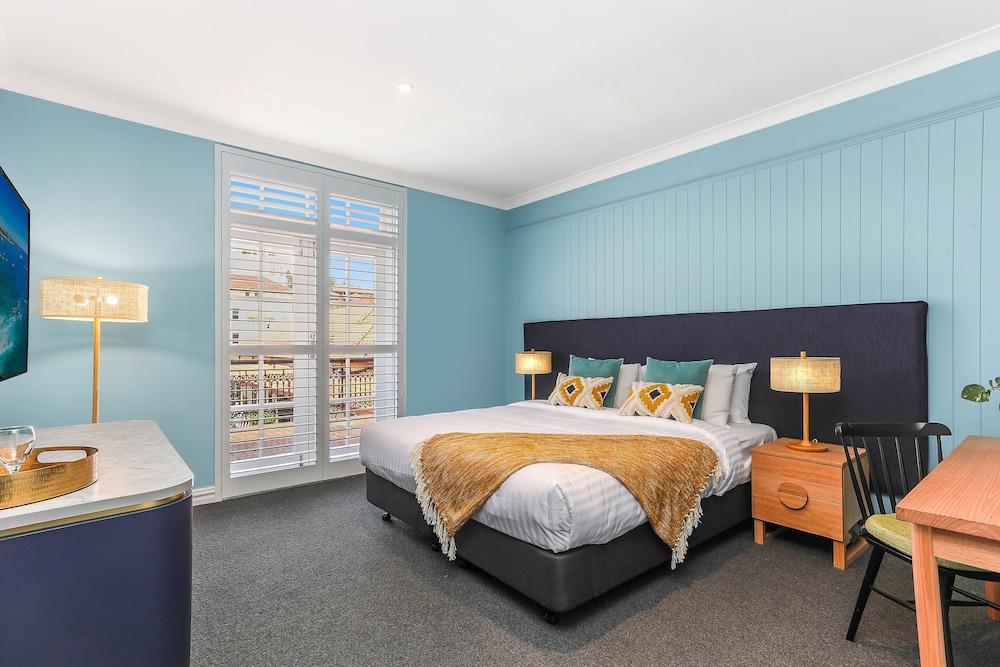 Coogee Bay Hotel Room Type - Bay Deluxe, 1 King Bed