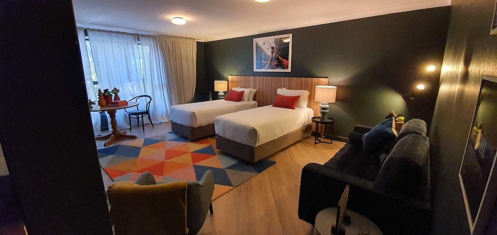 The Blue Hotel Bondi Room Type - Blue Twin Suite