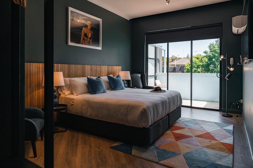 The Blue Hotel Bondi Room Type - Blue King Suite