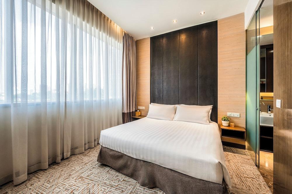 Dorsett Singapore Room Type - Deluxe King
