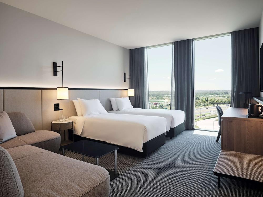 Hyatt Place Melbourne, Caribbean Park - Tap to explore photos