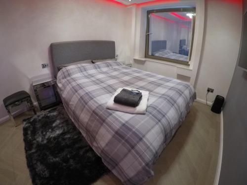 Perfect Central London Base - Tap to explore photos