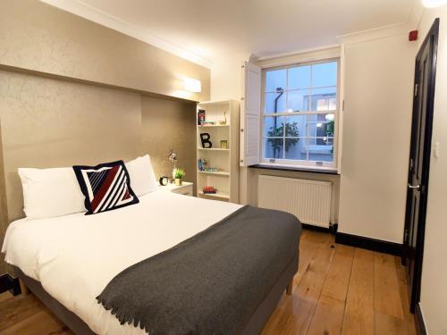 Thames Residences Hyde Park - Tap to explore photos